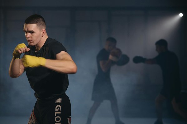 Unlocking Combat Mastery: How Biomechanics Revolutionizes Defensive Techniques of UK Fighters
